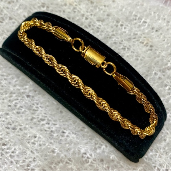 18k Gold Plated Rope Bracelet featuring Freedom Clasp™️ - Picture 8 of 9